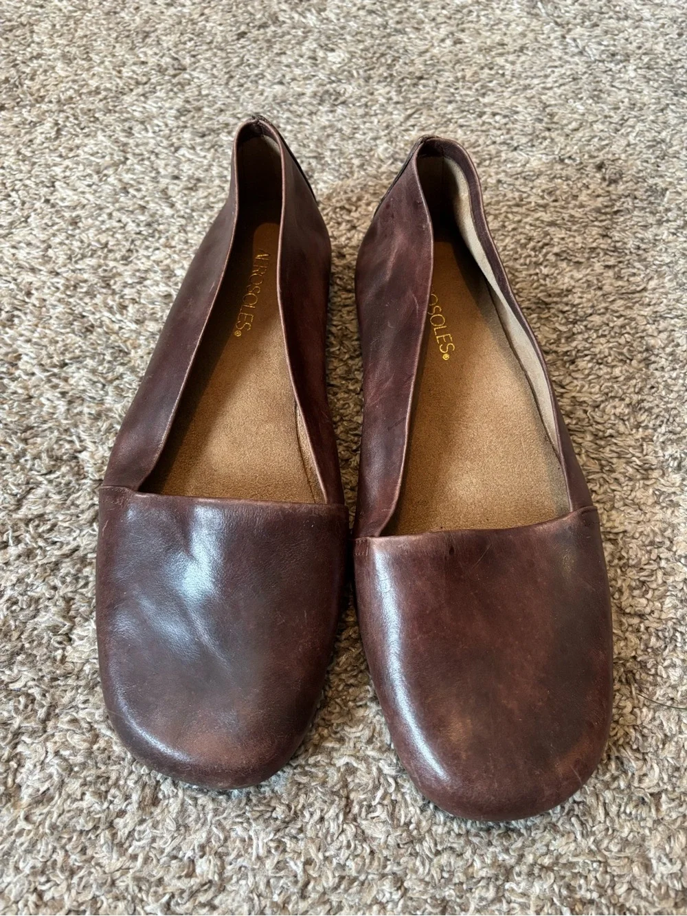 New aerosoles flats